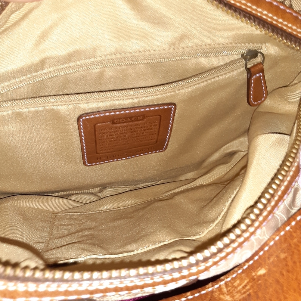 Coach - Picture 5 of 5